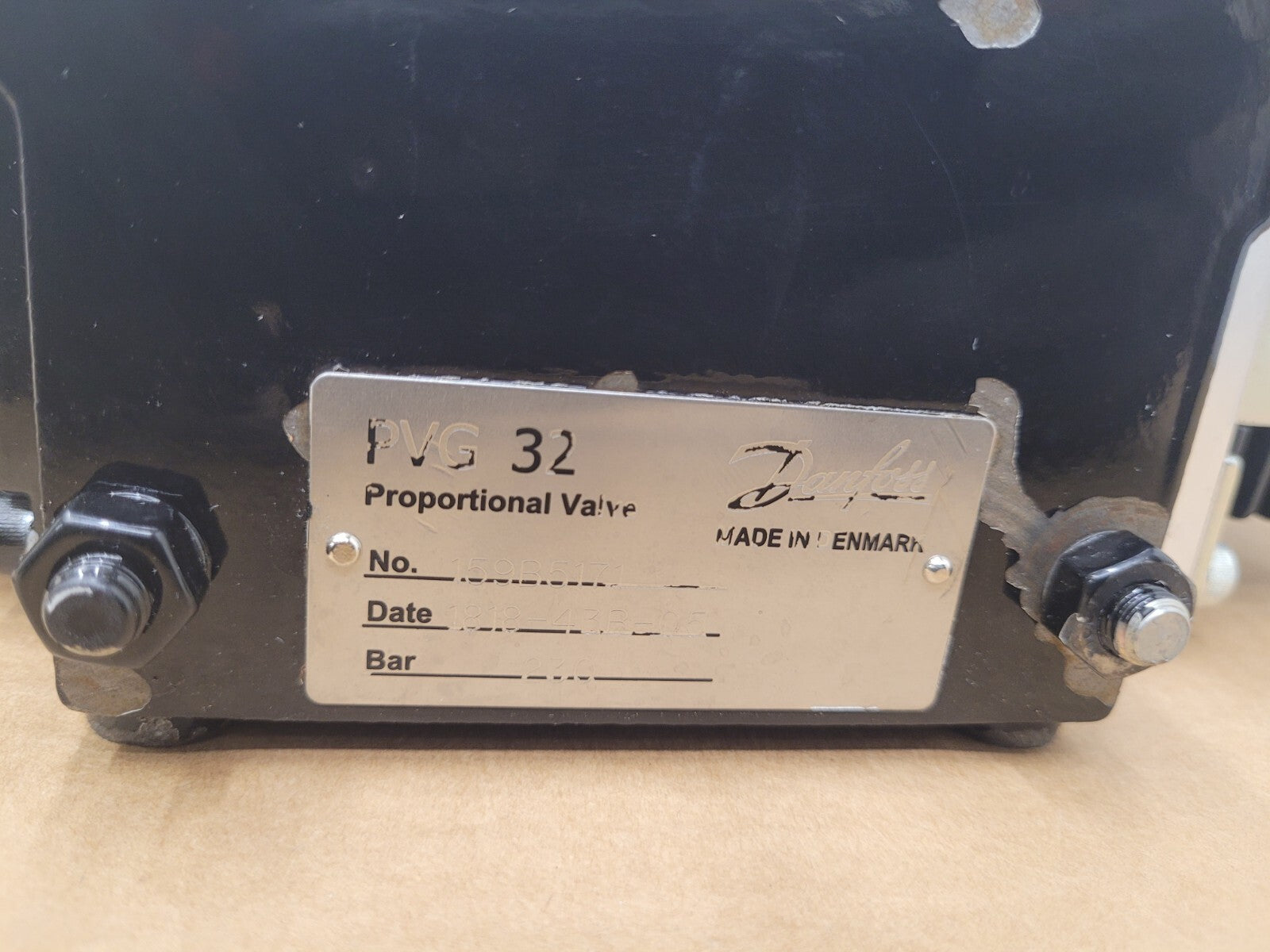 Danfoss PVG32 4x Proportional Hydraulic Servo + Manual Valve PVE2SV  [E]