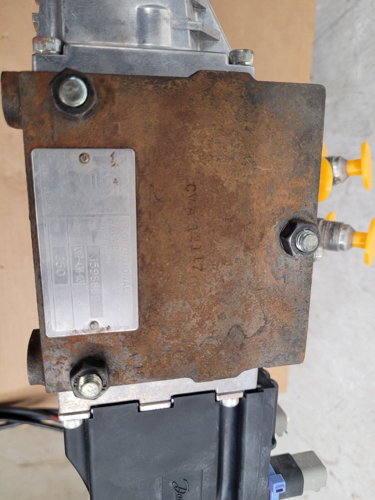 Danfoss PVG 32 5x Proportional Hydraulic Servo + Manual Valve 159S8891 [F]