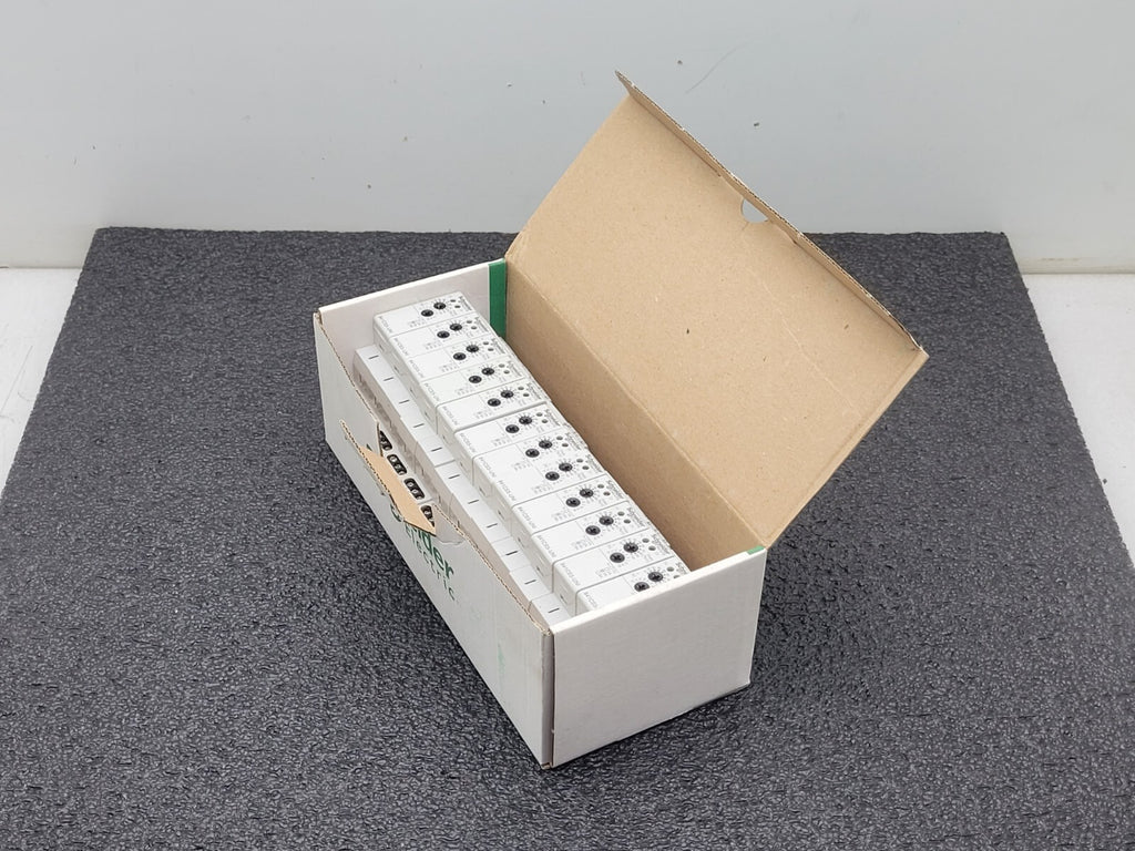 Box of 10x Schneider Electric Magnecraft 841CS5-UNI Sensing Relay DIN Rail Mount