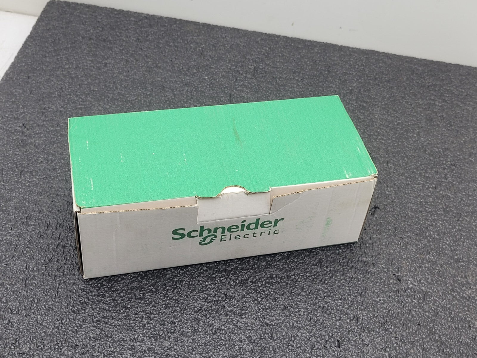 Box of 10x Schneider Electric Magnecraft 841CS5-UNI Sensing Relay DIN Rail Mount