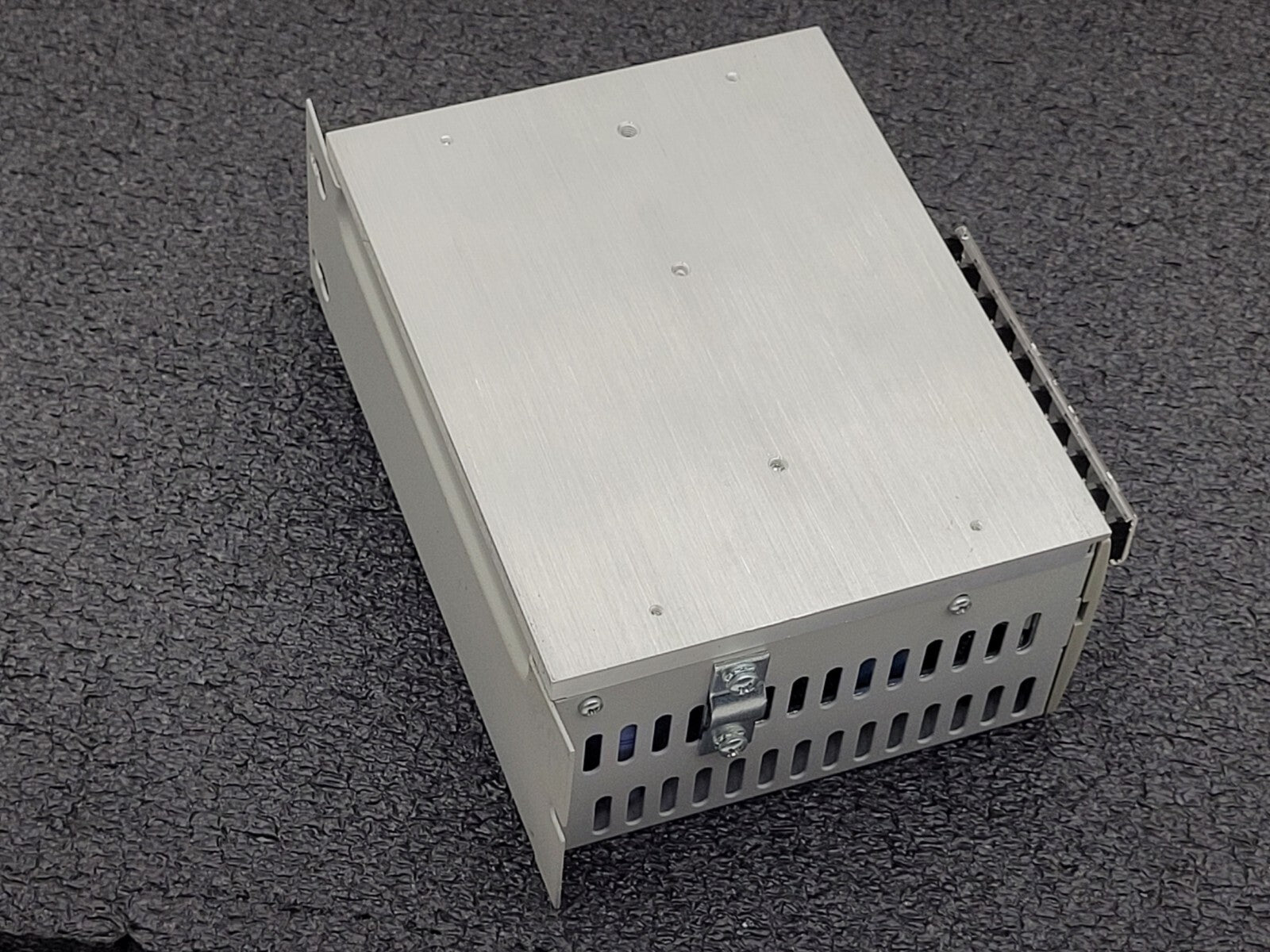 ALLEN BRADLEY ULTRA SERIES 1398-DDM-005X SER A SERVO DRIVE