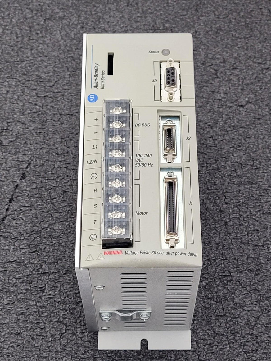 ALLEN BRADLEY ULTRA SERIES 1398-DDM-005X SER A SERVO DRIVE