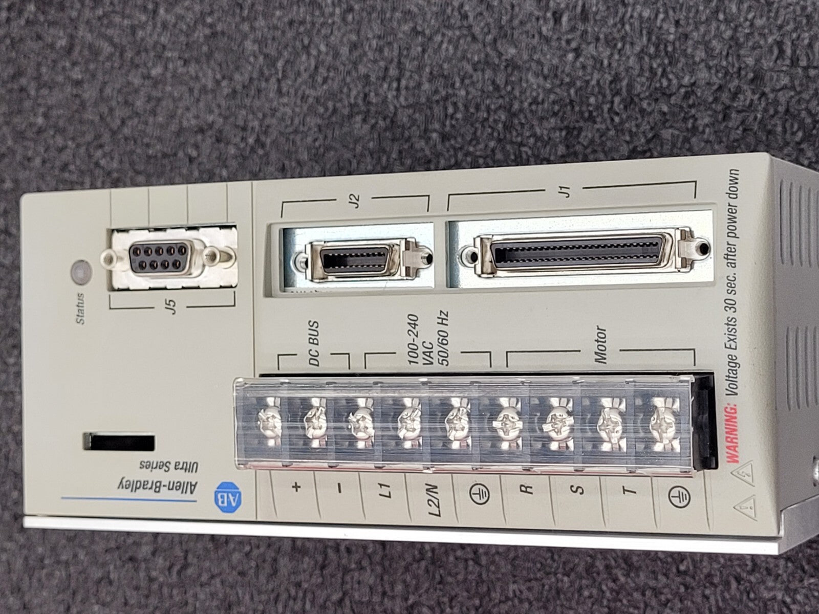 ALLEN BRADLEY ULTRA SERIES 1398-DDM-005X SER A SERVO DRIVE