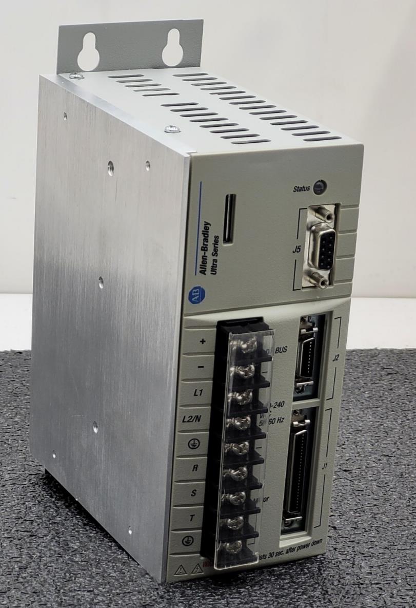 ALLEN BRADLEY ULTRA SERIES 1398-DDM-005X SER A SERVO DRIVE