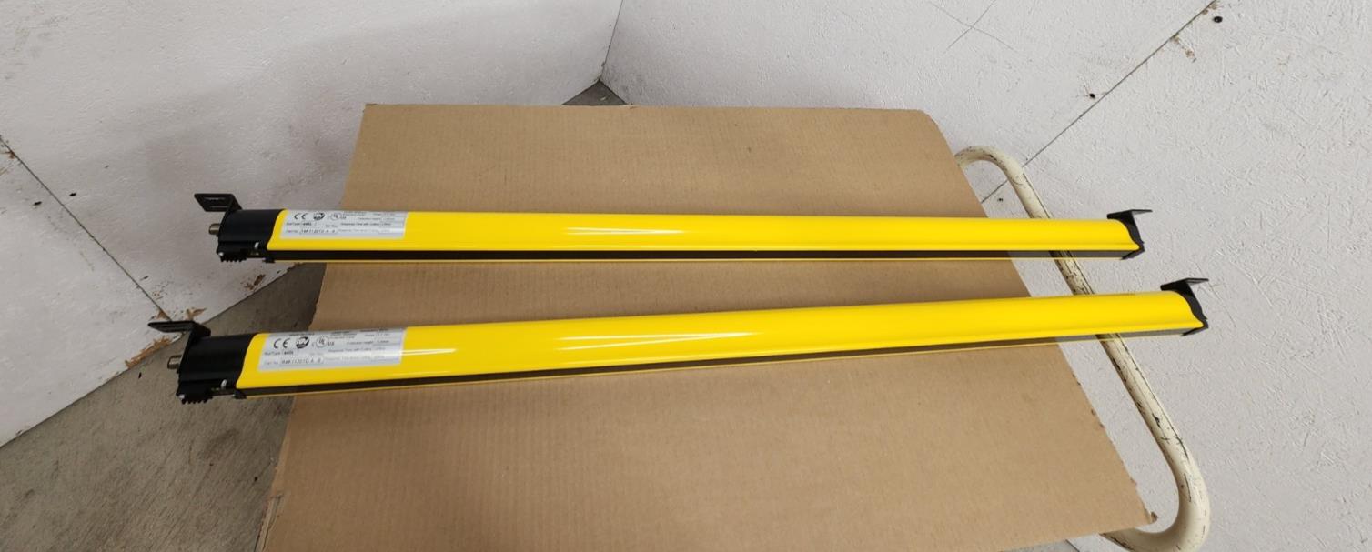 Allen Bradley GuardShield Light Curtain Pair R4K1120YD AB T4K1120YD AA 1120mm