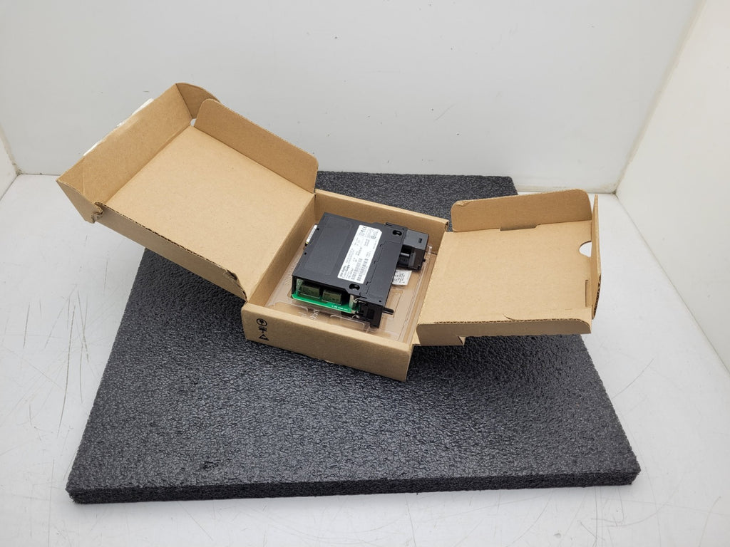 Allen-Bradley 17560W16I Digital Output Module Series A New Open Box