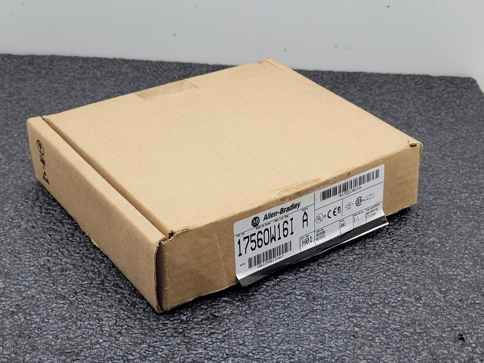 Allen-Bradley 17560W16I Digital Output Module Series A New Open Box