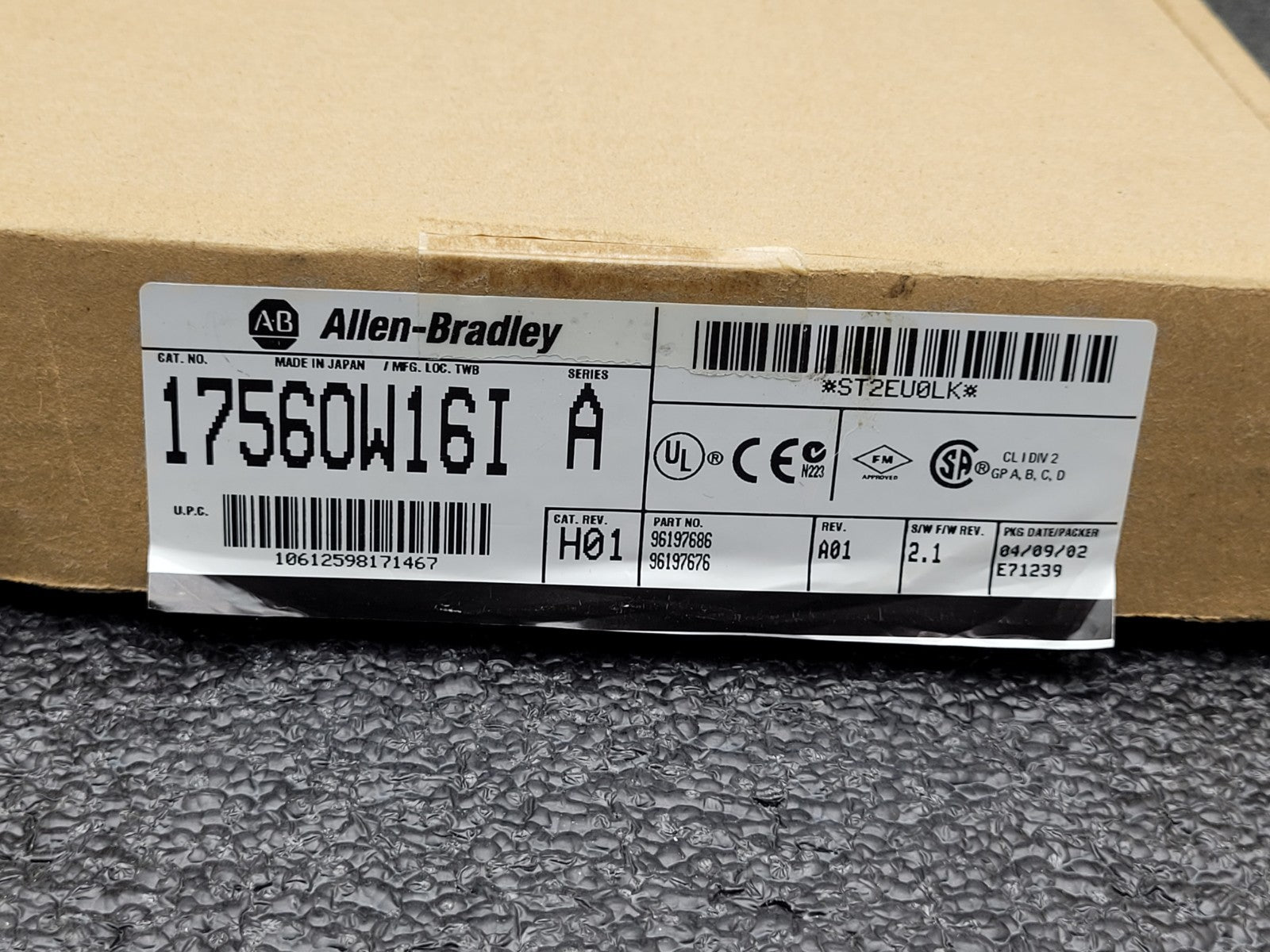 Allen-Bradley 17560W16I Digital Output Module Series A New Open Box