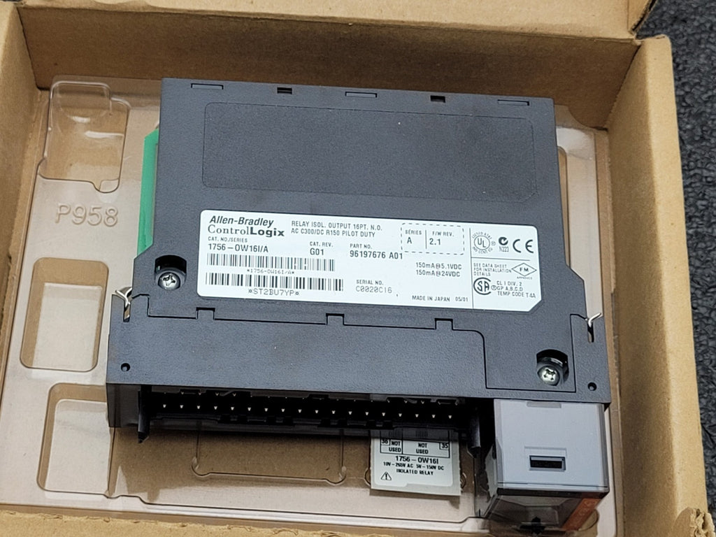 Allen-Bradley 17560W16I Digital Output Module Series A New Open Box