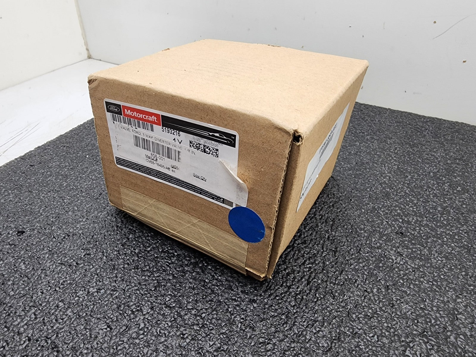 NEW FORD Focus-Water Valve CV6Z-18495-B YG-436 USA SELLER