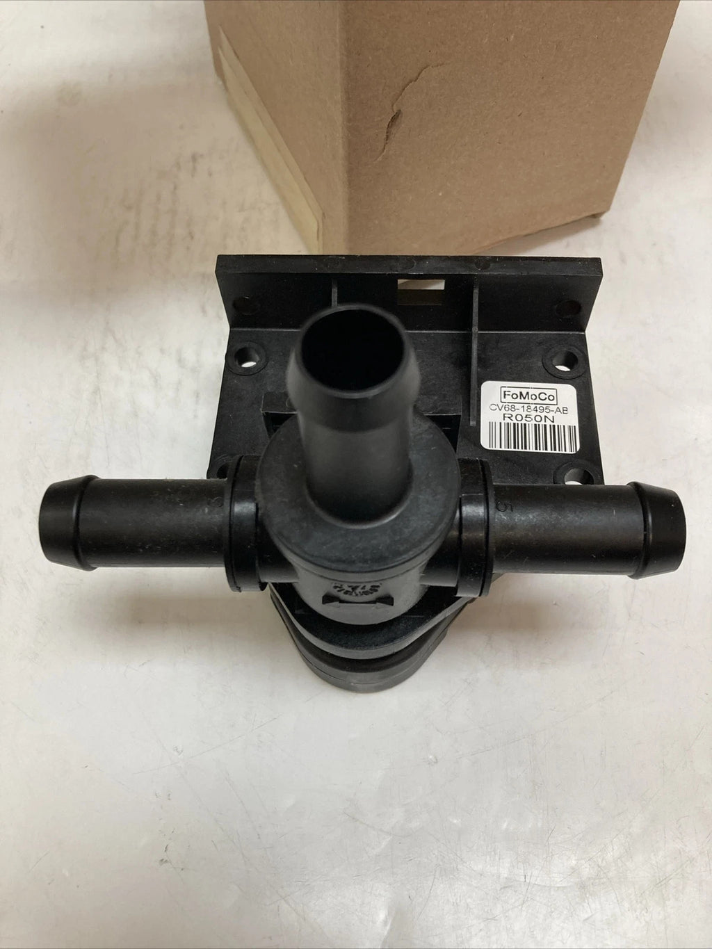 NEW FORD Focus-Water Valve CV6Z-18495-B YG-436 USA SELLER