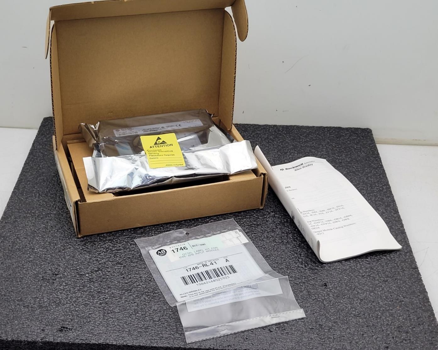 Factory Sealed 1746-IB16 Input Module Ser C PLC Module SLC500 Allen-Bradley