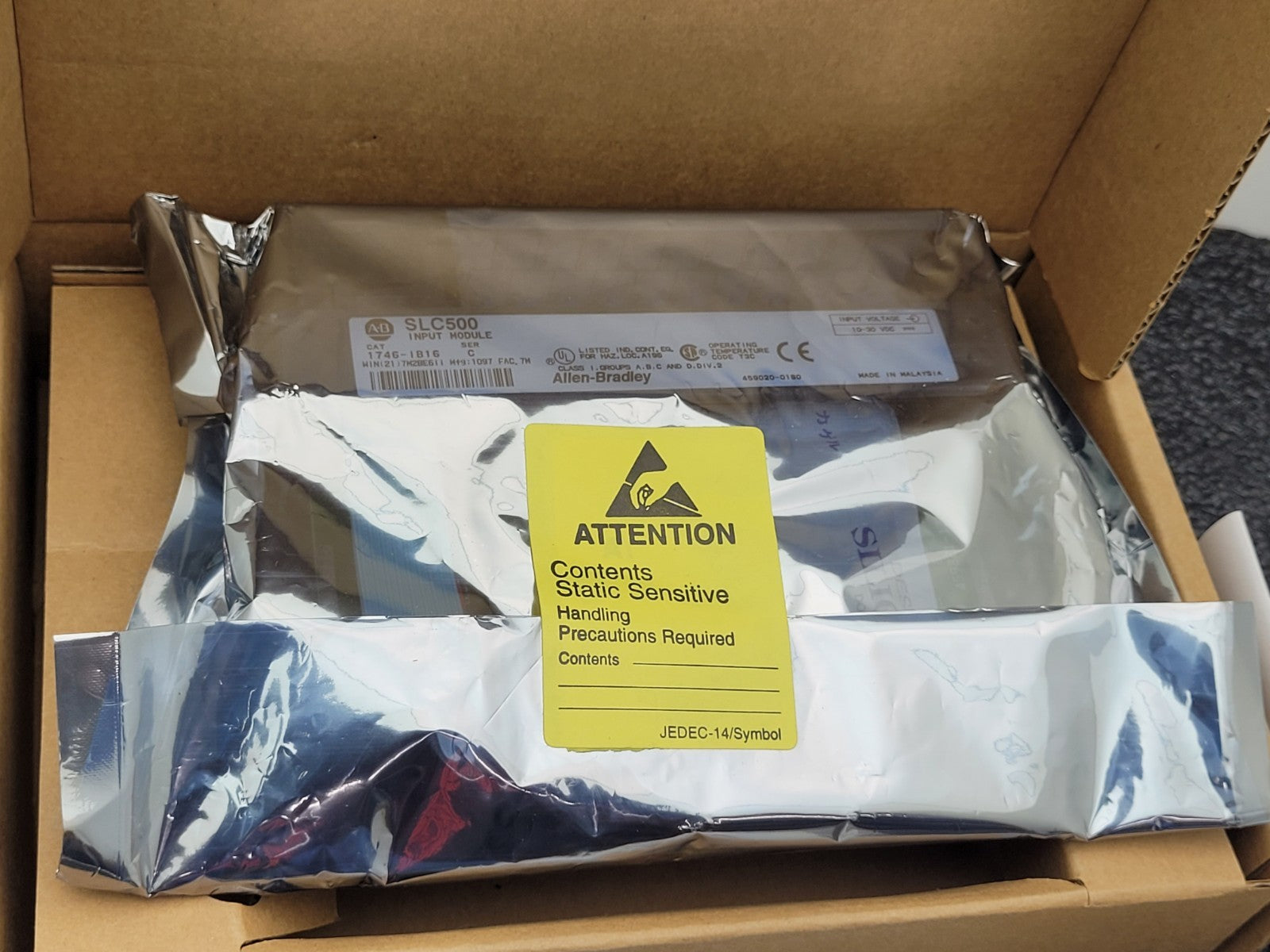 Factory Sealed 1746-IB16 Input Module Ser C PLC Module SLC500 Allen-Bradley