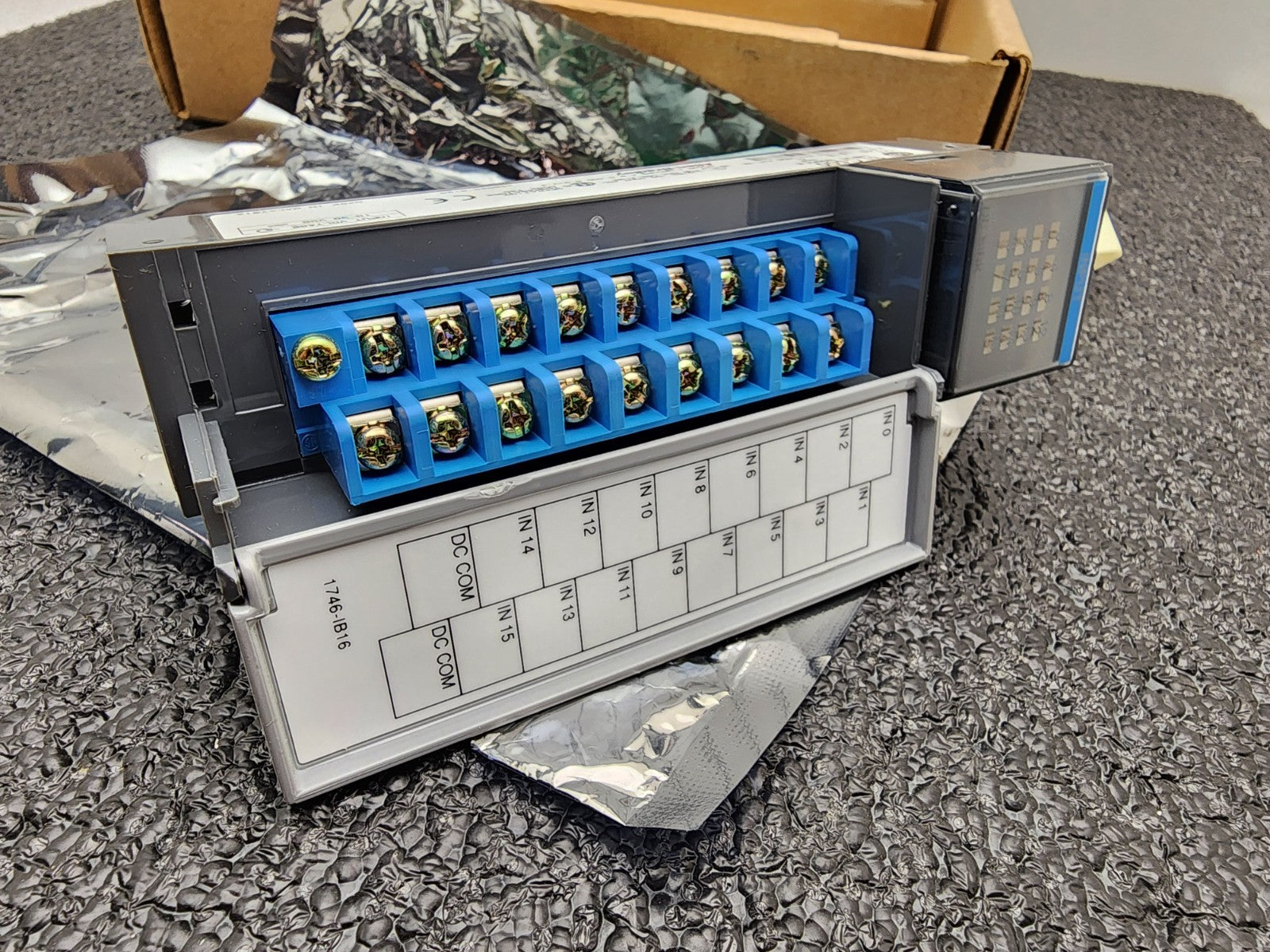 New Open Box 1746-IB16 Input Module Ser C PLC Module SLC500 Allen-Bradley