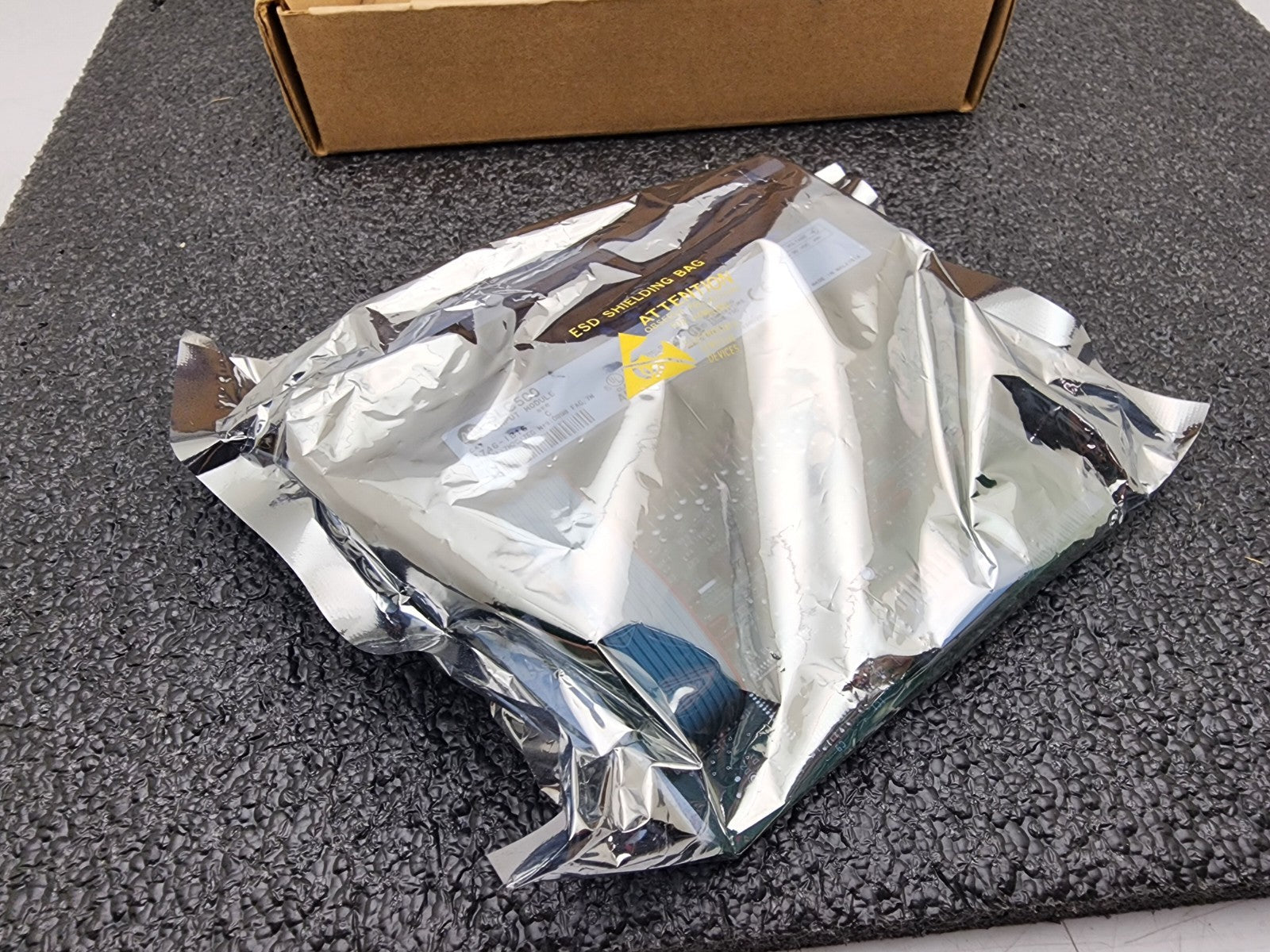 New Open Box 1746-IB16 Input Module Ser C PLC Module SLC500 Allen-Bradley