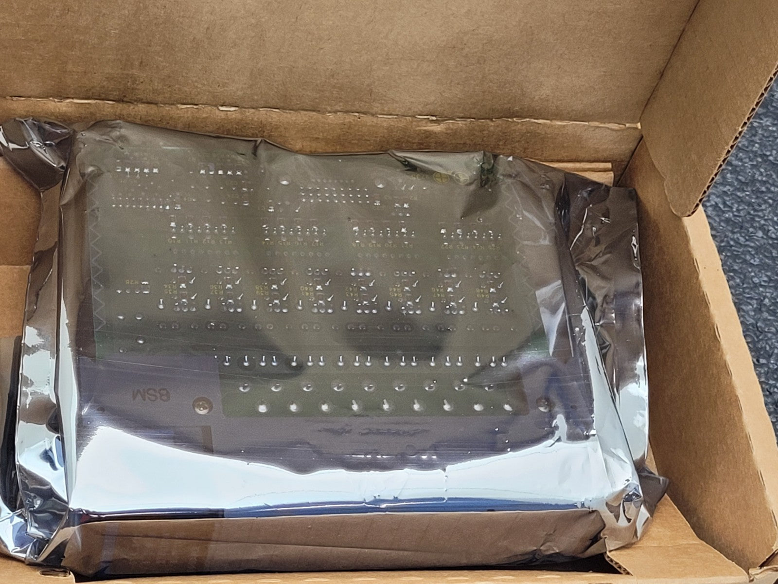 1746-OB16 SER D CAT /D SLC 500 PLC Output Module Allen-Bradley New Open Box