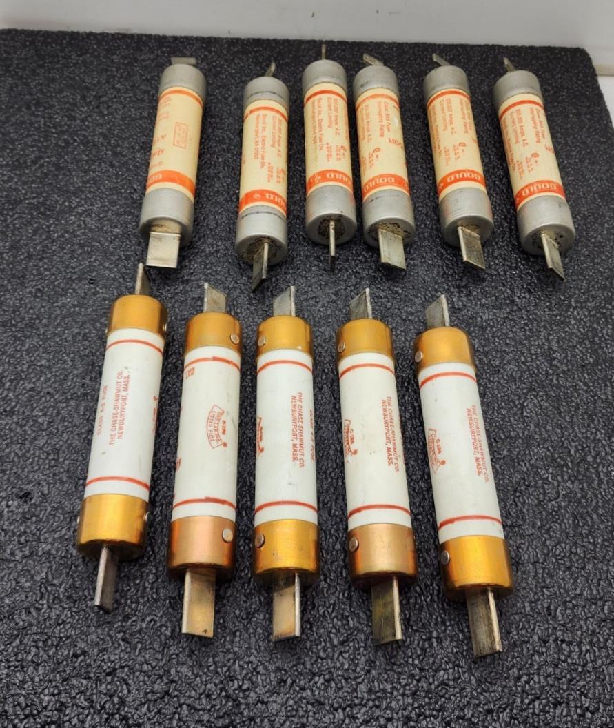 Lot of 11 - Shawmut Amp-Trap ATS-DE 100R  /ATS-DE 100  Dual Element Time delay