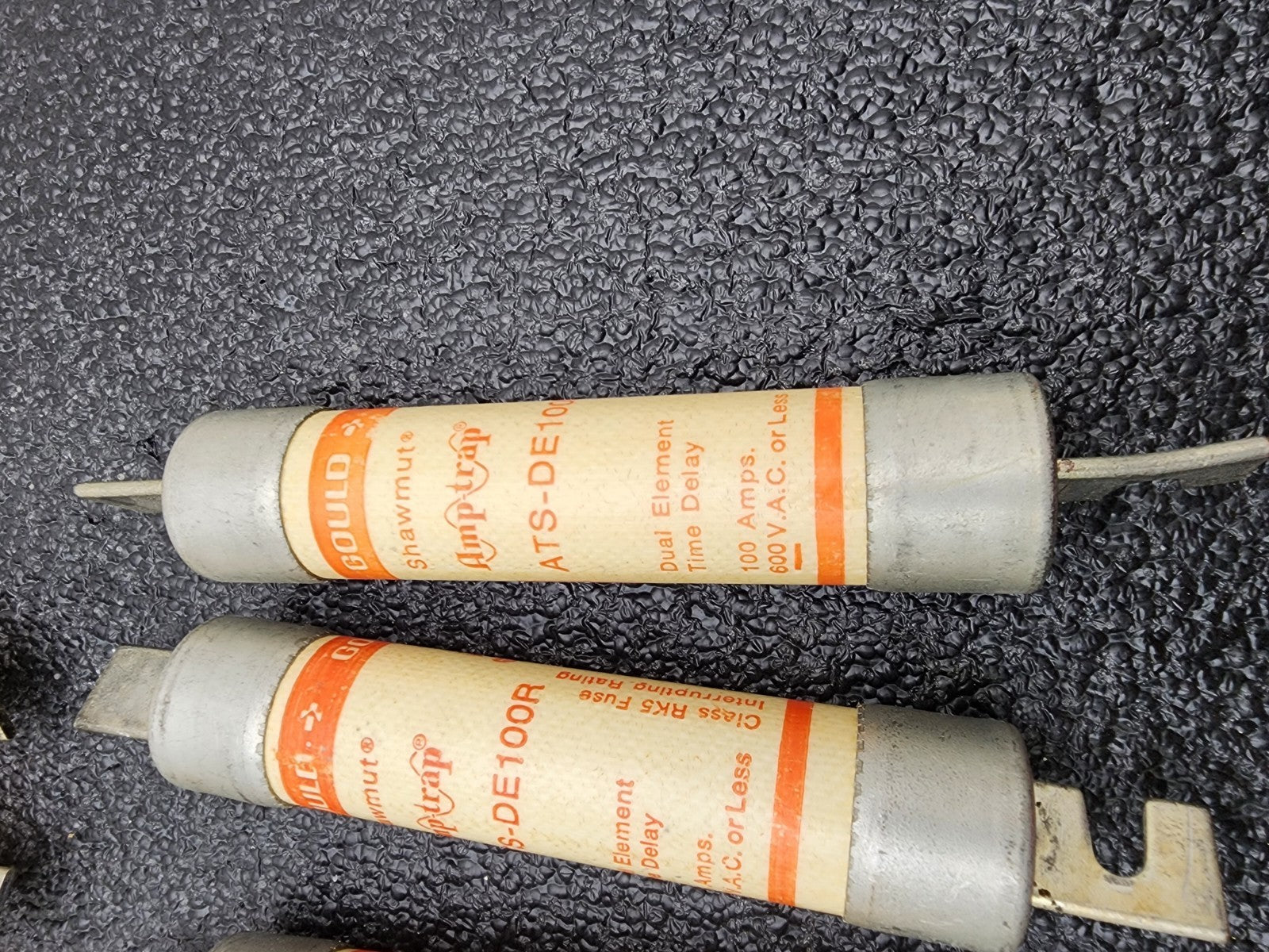 Lot of 11 - Shawmut Amp-Trap ATS-DE 100R  /ATS-DE 100  Dual Element Time delay