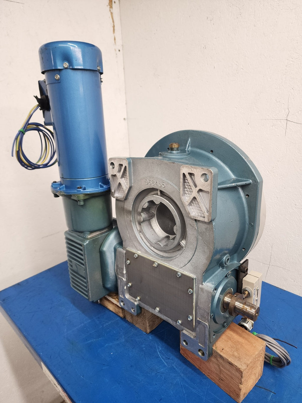 Camco Rotary Indexer 902RDM12H32-270 12 Stop 30° Rotation Per Station 90VDC
