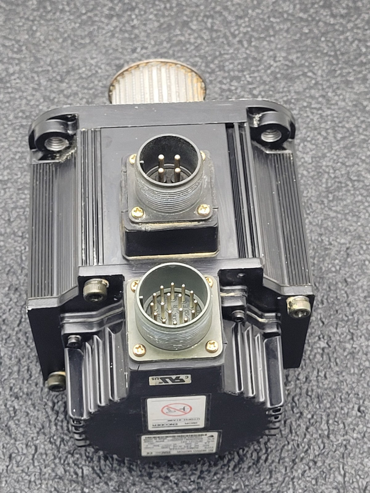 YASKAWA AC SERVO MOTOR SGMG-05V2AB 450W 1500RPM