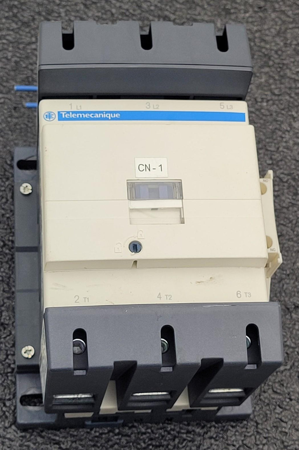 Telemecanique Contactor LC1D150 Aux Contact w/ LA9 D 115603/604 Lugs 24VDC Coil