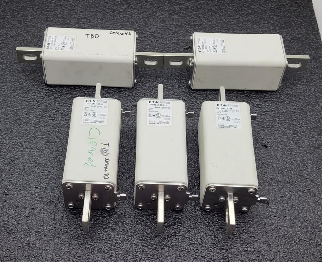 Lot of - 5 Eaton Bussmann PV15M-160-H Fuse 160A 1500VDC Bolt On PV-1XL Type NH