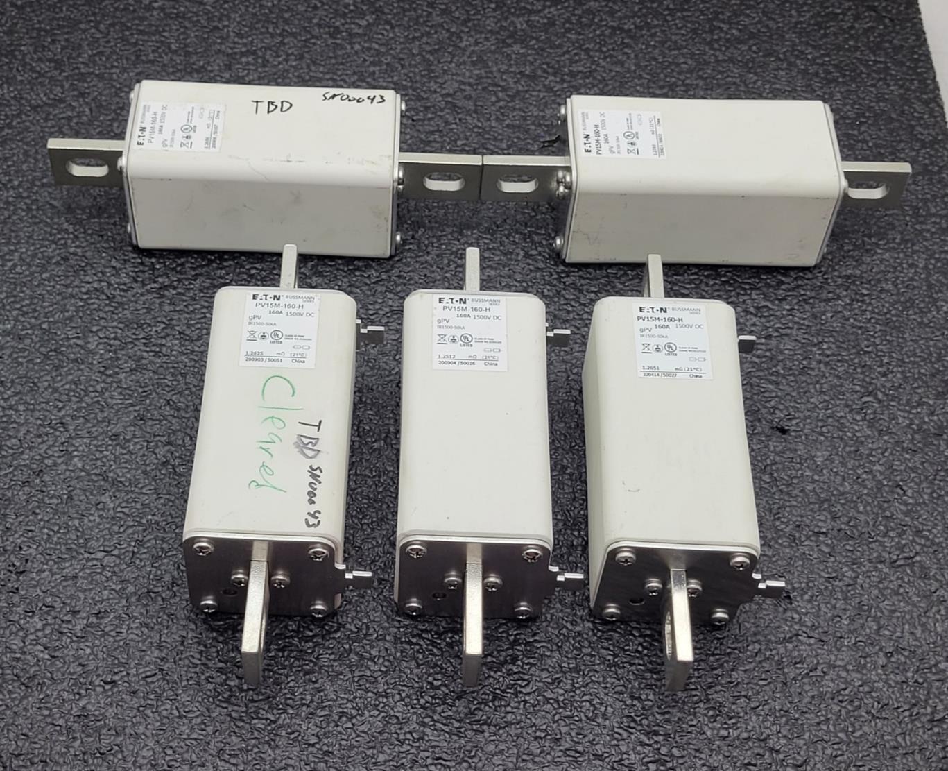 Lot of - 5 Eaton Bussmann PV15M-160-H Fuse 160A 1500VDC Bolt On PV-1XL Type NH