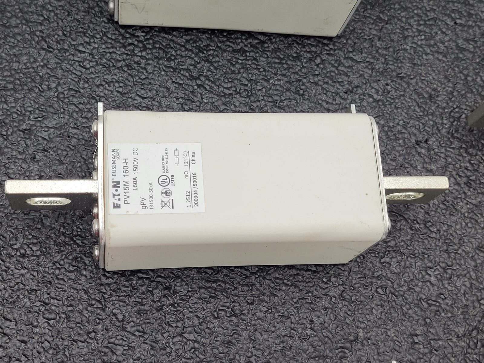 Lot of - 5 Eaton Bussmann PV15M-160-H Fuse 160A 1500VDC Bolt On PV-1XL Type NH