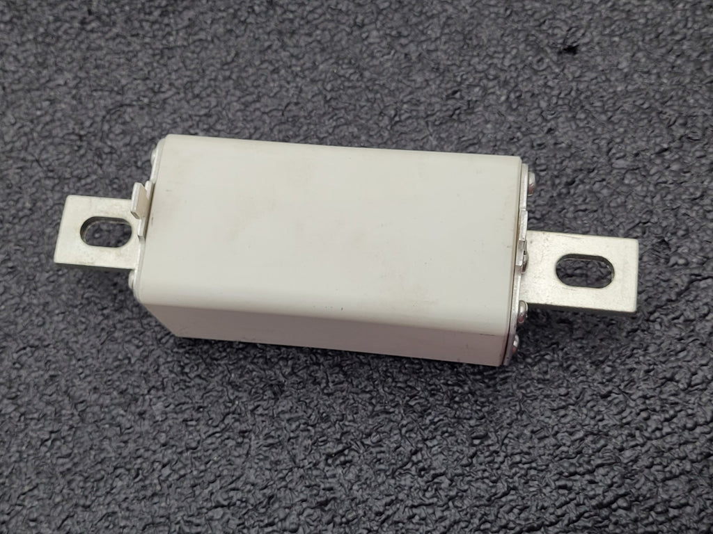 Lot of - 5 Eaton Bussmann PV15M-160-H Fuse 160A 1500VDC Bolt On PV-1XL Type NH