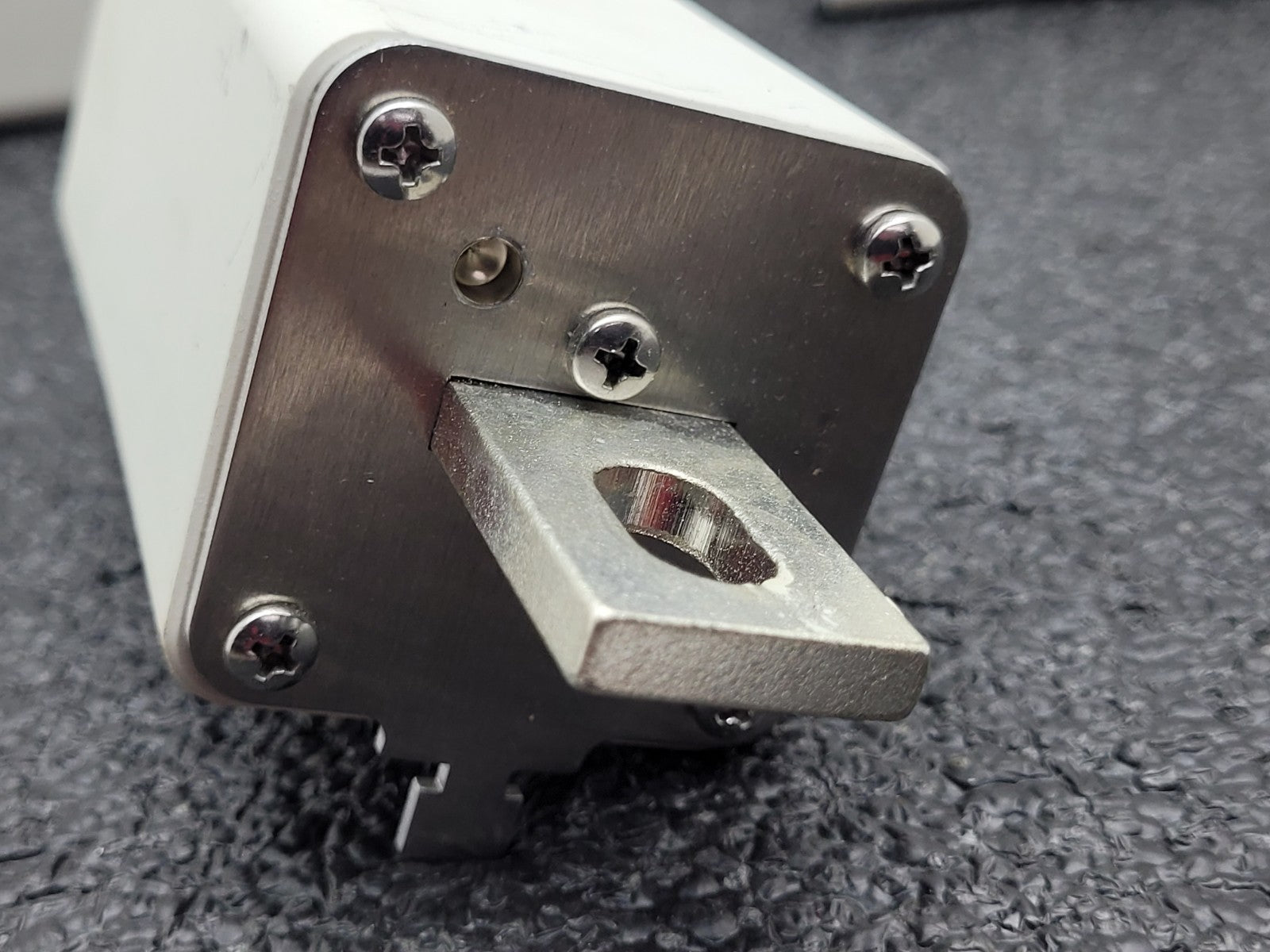 Lot of - 5 Eaton Bussmann PV15M-160-H Fuse 160A 1500VDC Bolt On PV-1XL Type NH