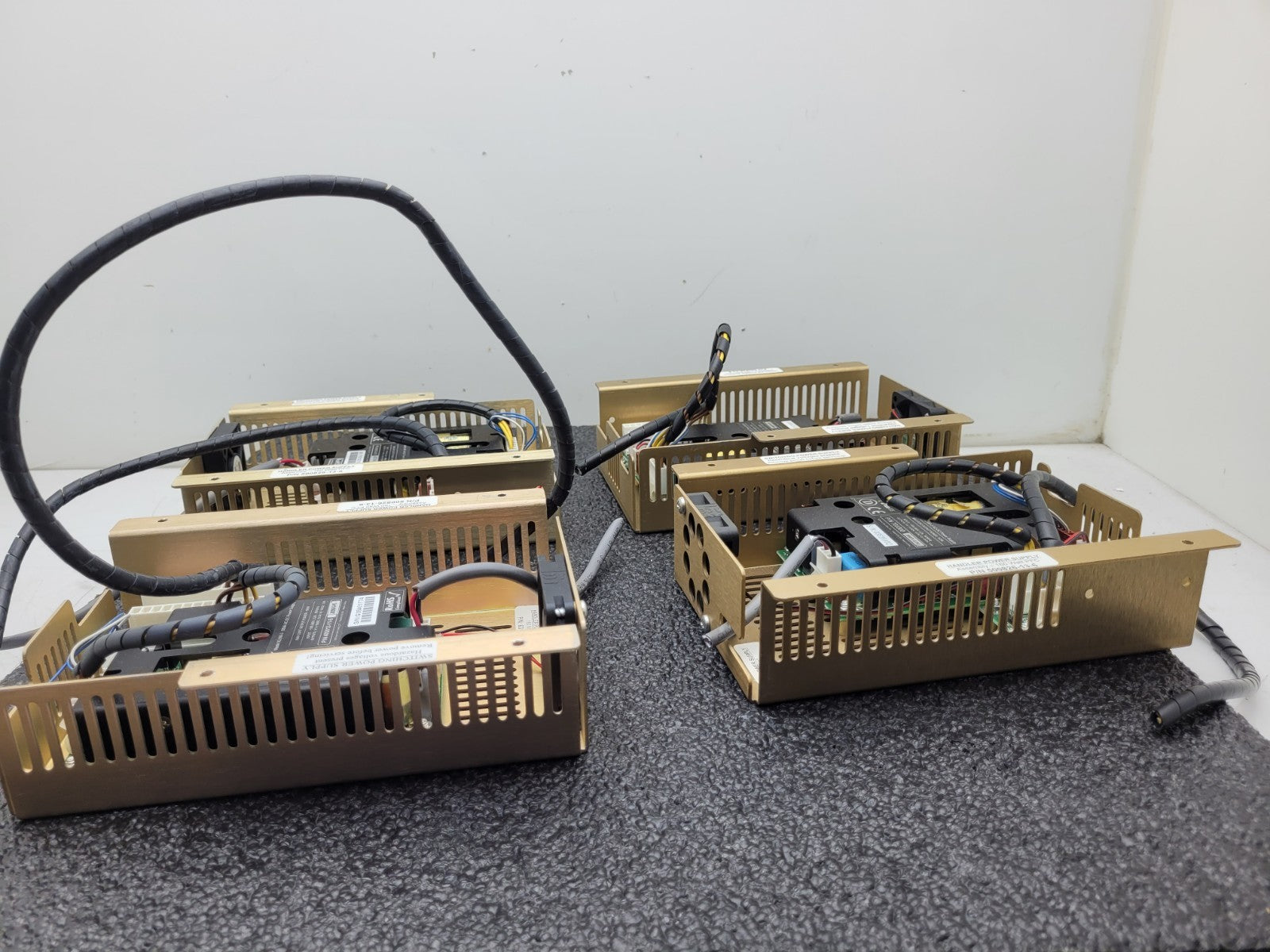 Lot of 4x Qualstar N2Power XL160-3 S19/400013-06-6 AC-DC Dual 12/12VDC/160W