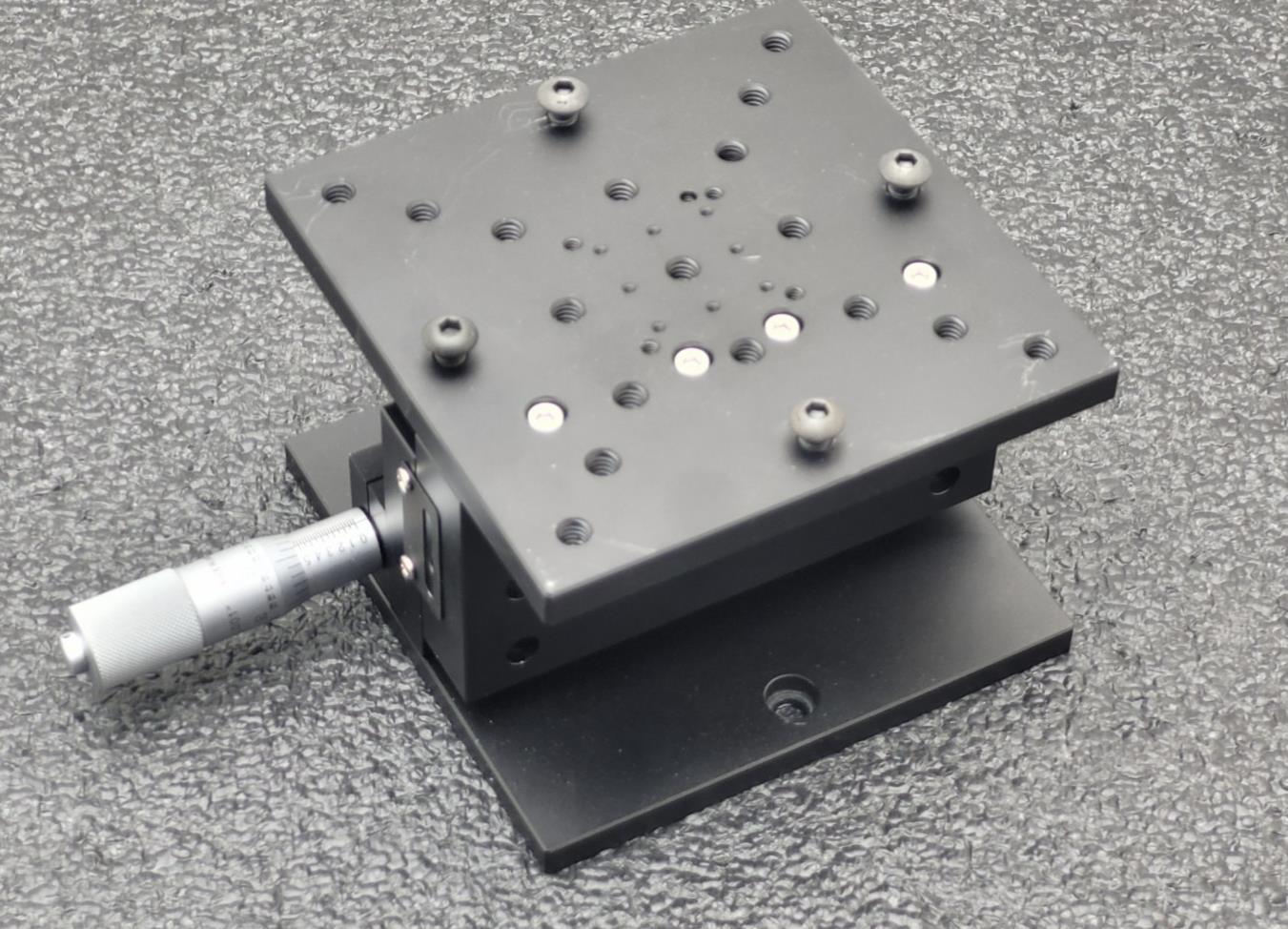 EO Edmund Optics Z Axis 66-508 Lift Table 125mm Square Optical Breadboard 1/4-20