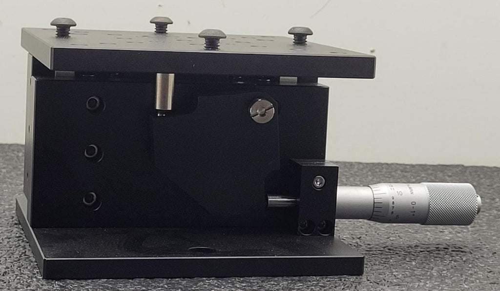 EO Edmund Optics Z Axis 66-508 Lift Table 125mm Square Optical Breadboard 1/4-20