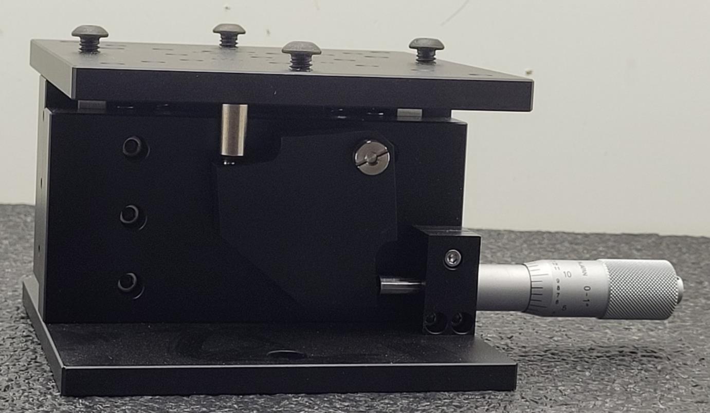 EO Edmund Optics Z Axis 66-508 Lift Table 125mm Square Optical Breadboard 1/4-20