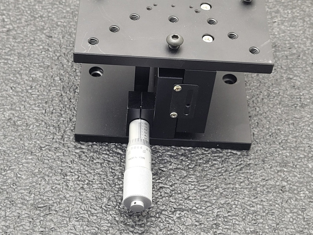 EO Edmund Optics Z Axis 66-508 Lift Table 125mm Square Optical Breadboard 1/4-20