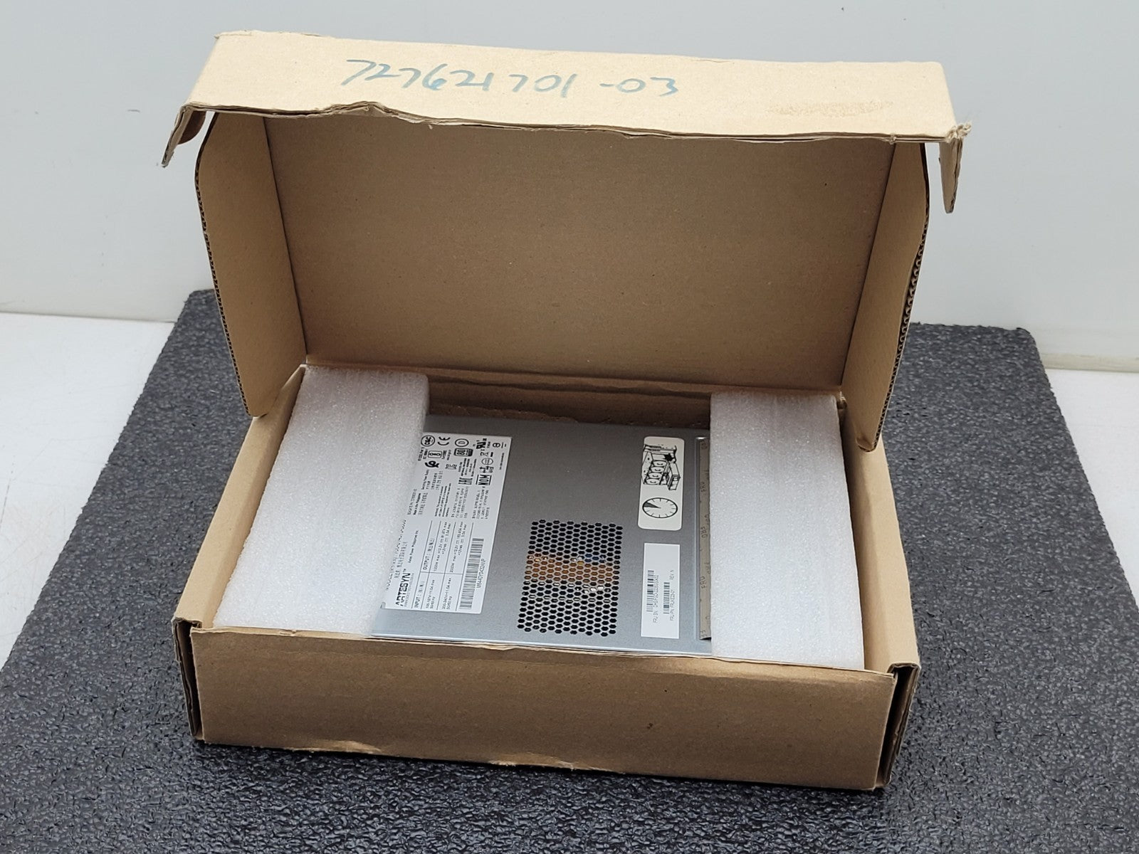 ARTESYN 700-014575-0800 Hot Swap Server Power Supply 2000W.