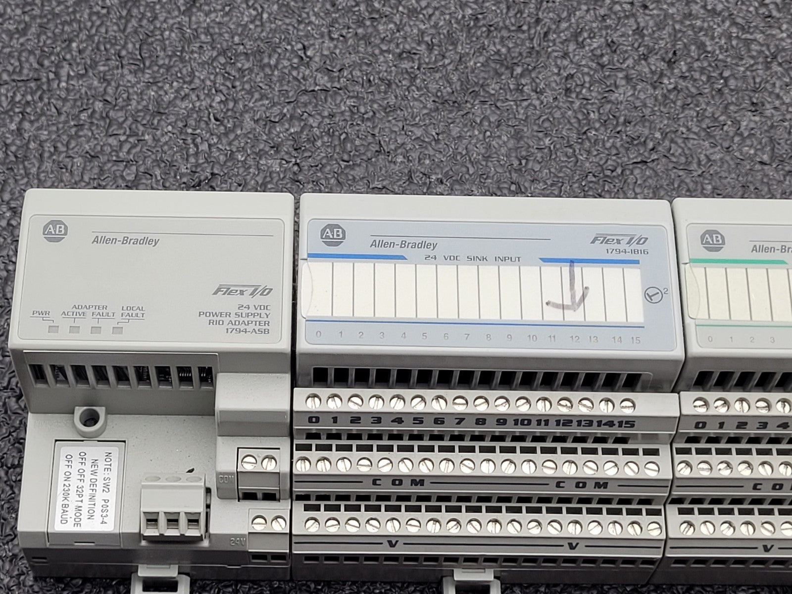 Allen Bradley  1794-IE4X0E2/OB16/IB16/ASB  SER.B Flex I/O Analog Module  24VDC