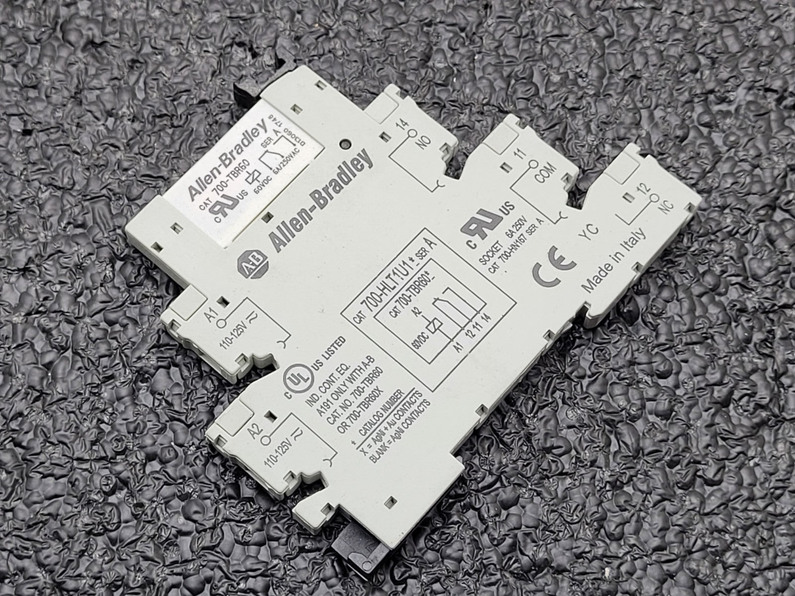 Lot of 13 New Allen Bradley Bulletin 700 Interface Relay Module 700-HLT1Z Ser.A