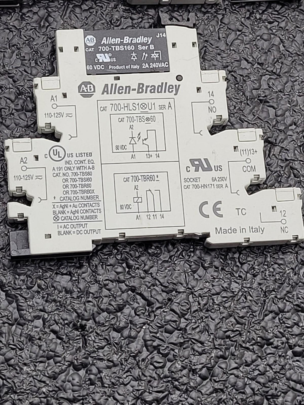Lot of 13 New Allen Bradley Bulletin 700 Interface Relay Module 700-HLT1Z Ser.A