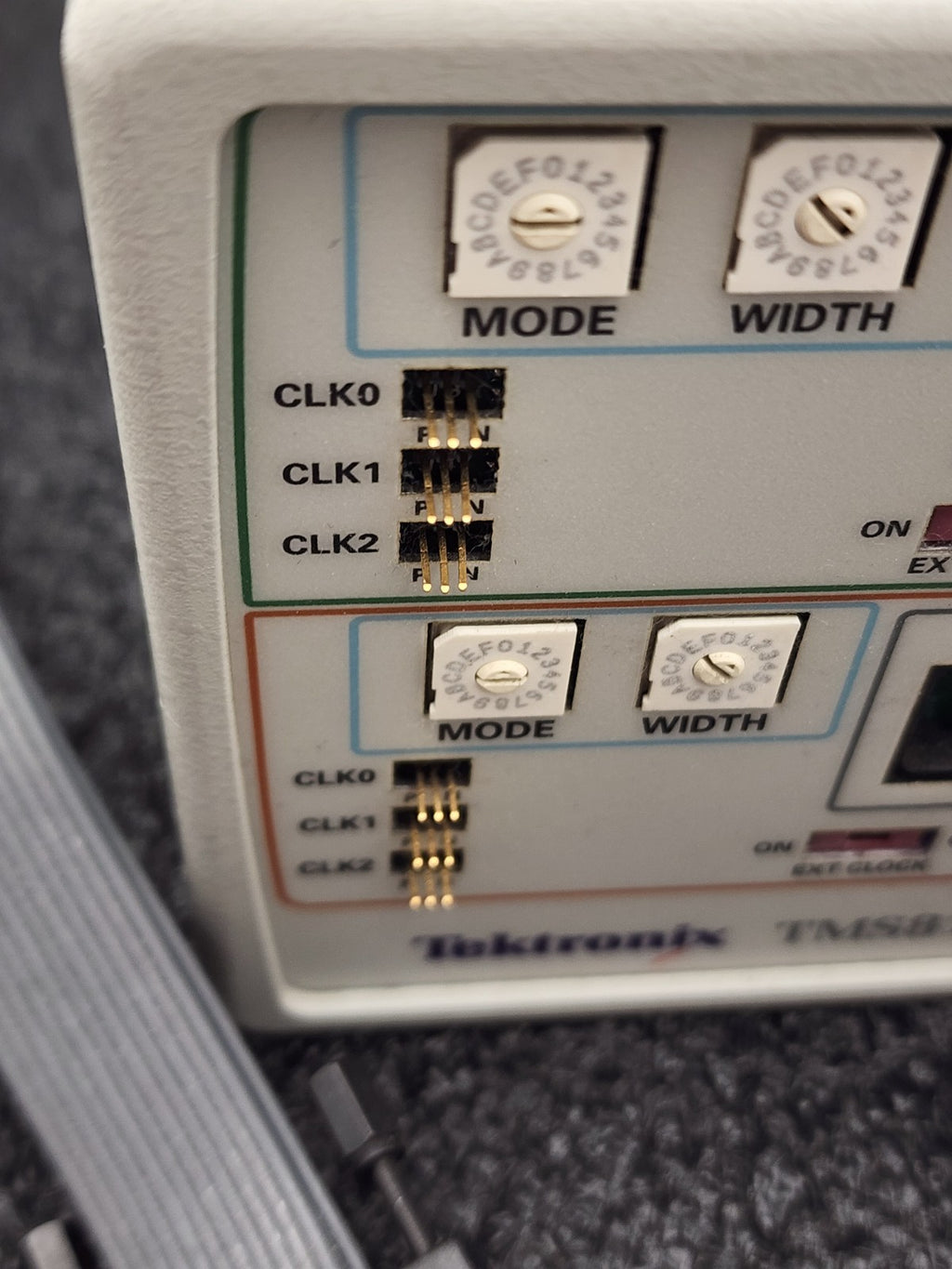 Tektronix Tek TMS818 Probe Adapter PCI-e PCIExpress Bus 2x P6869 Probe