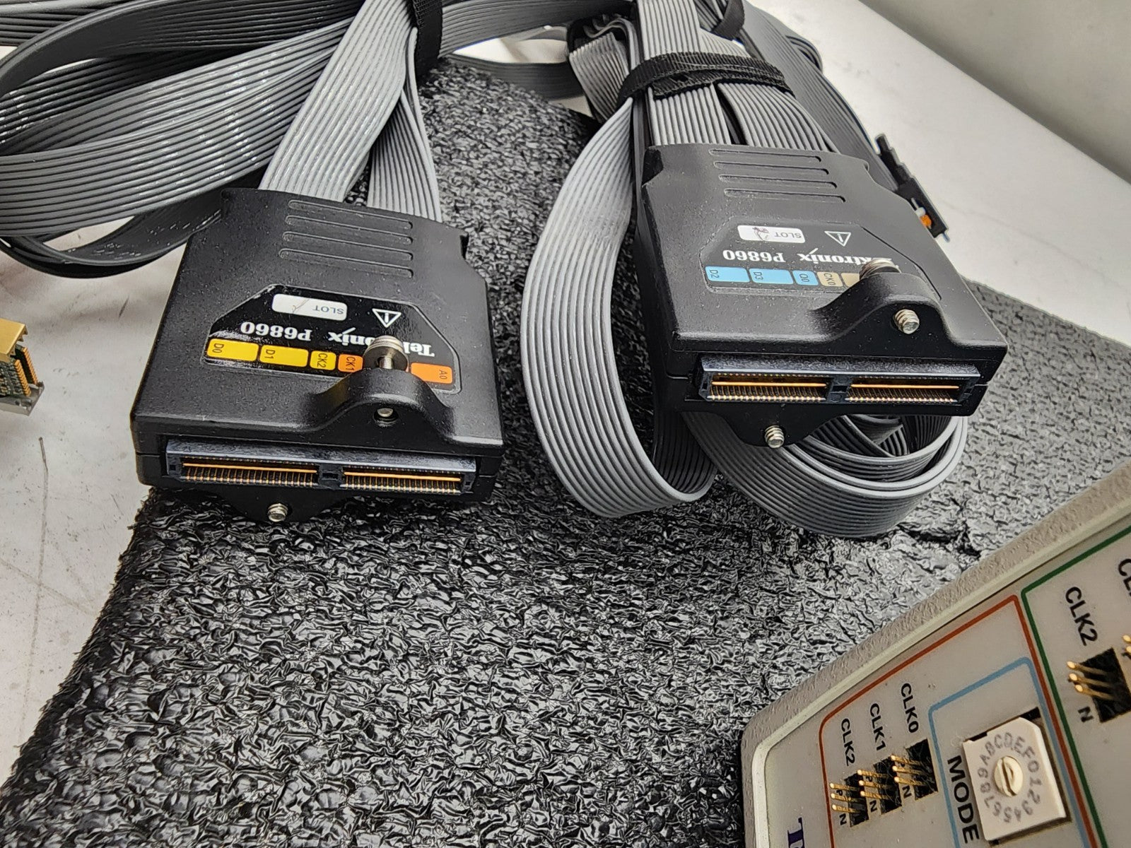 Tektronix Tek TMS818 Probe Adapter PCI-e PCIExpress Bus 2x P6869 Probe