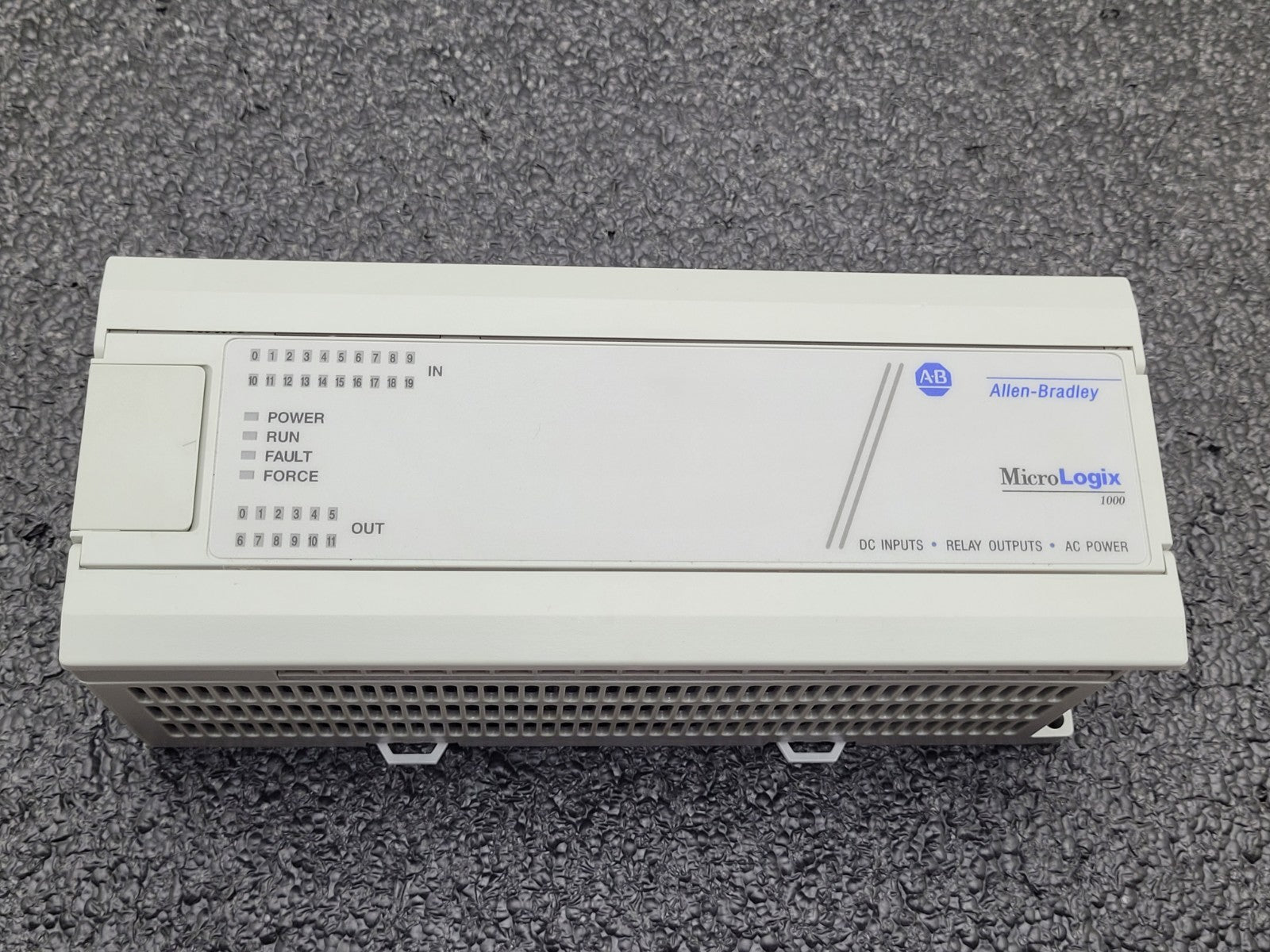 Allen Bradley Micro Logix 1000 1761-L32BWA Series E FRN 1.0 w/cable