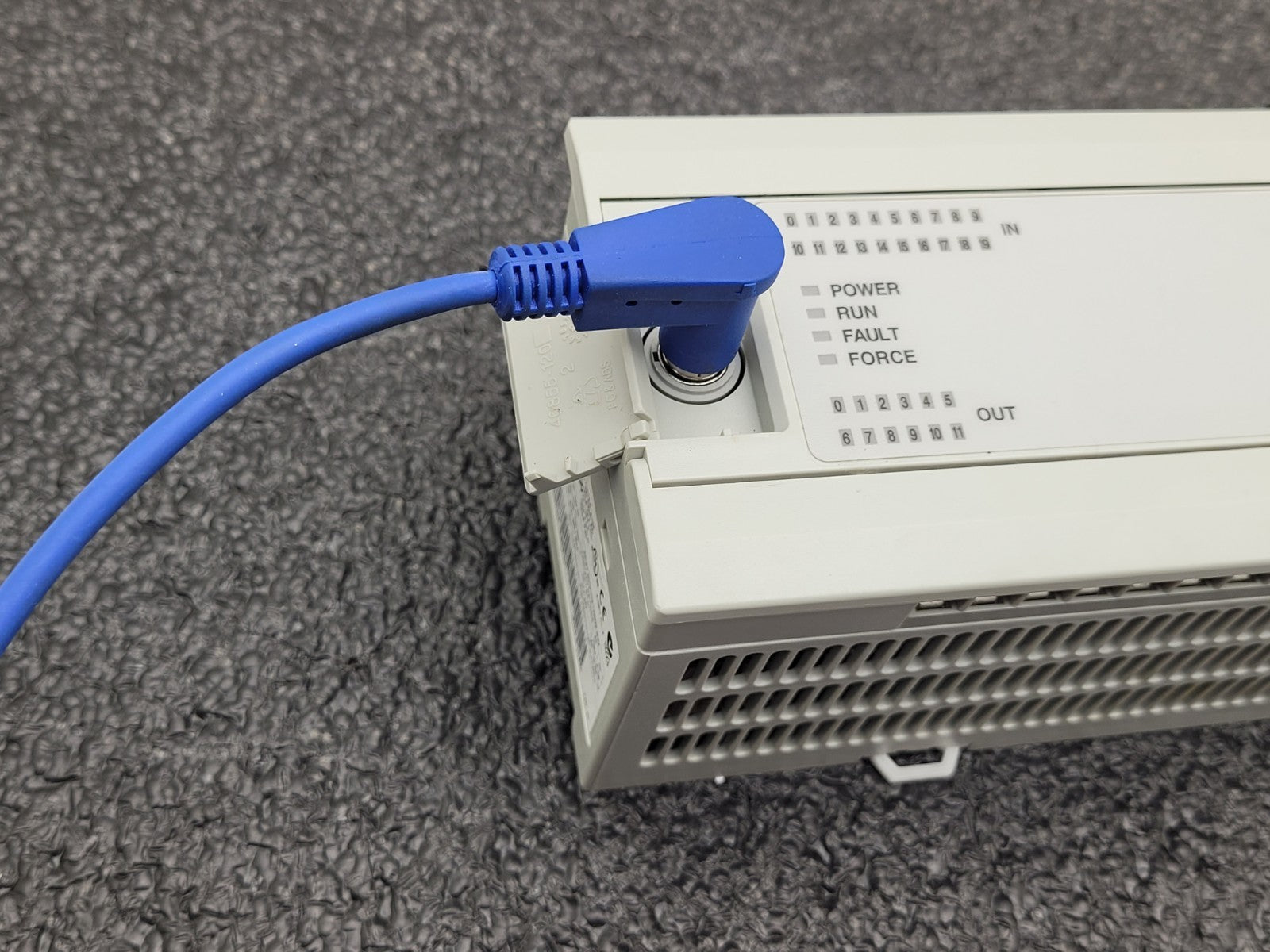 Allen Bradley Micro Logix 1000 1761-L32BWA Series E FRN 1.0 w/cable