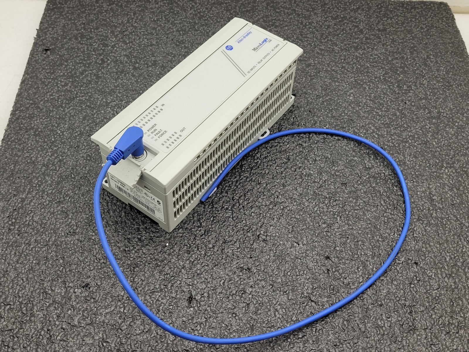 Allen Bradley Micro Logix 1000 1761-L32BWA Series E FRN 1.0 w/cable