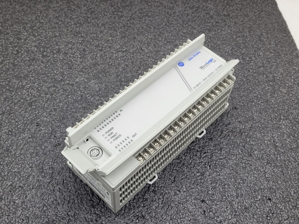 Allen Bradley Micro Logix 1000 1761-L32BWA Series E FRN 1.0 w/cable