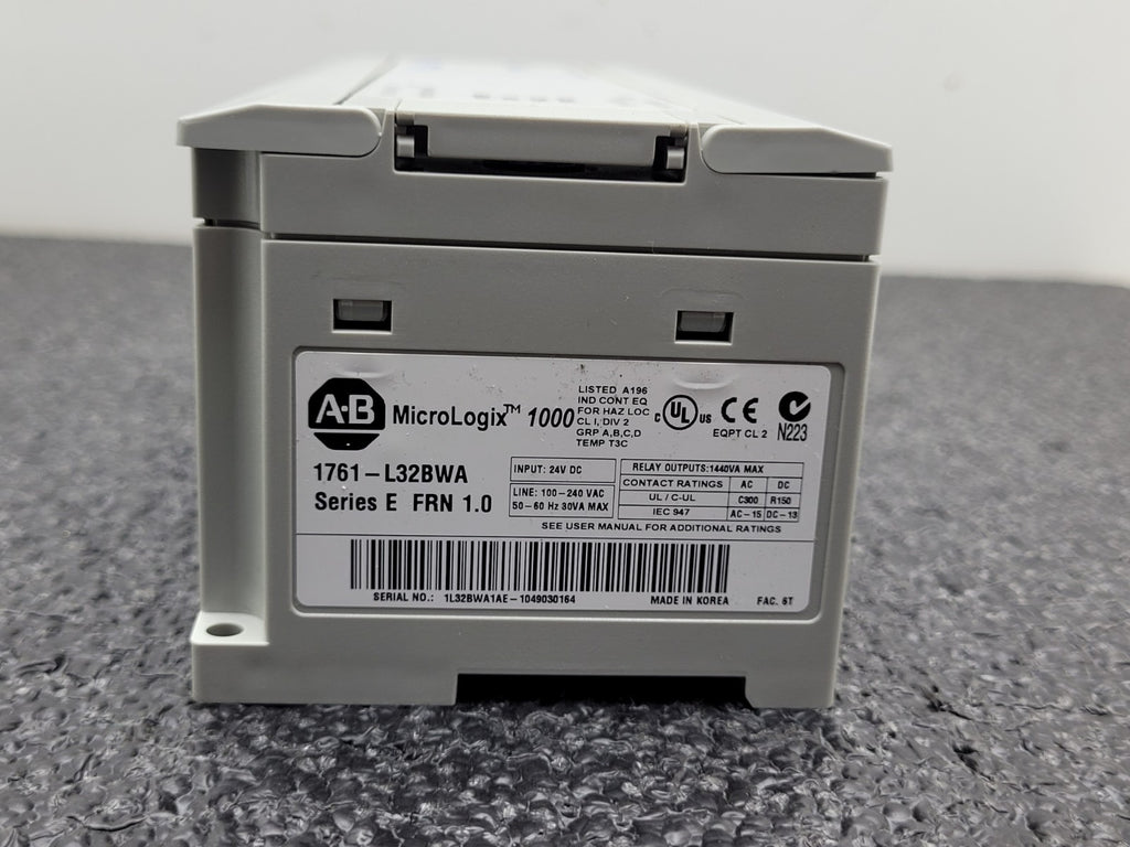 Allen Bradley Micro Logix 1000 1761-L32BWA Series E FRN 1.0 w/cable