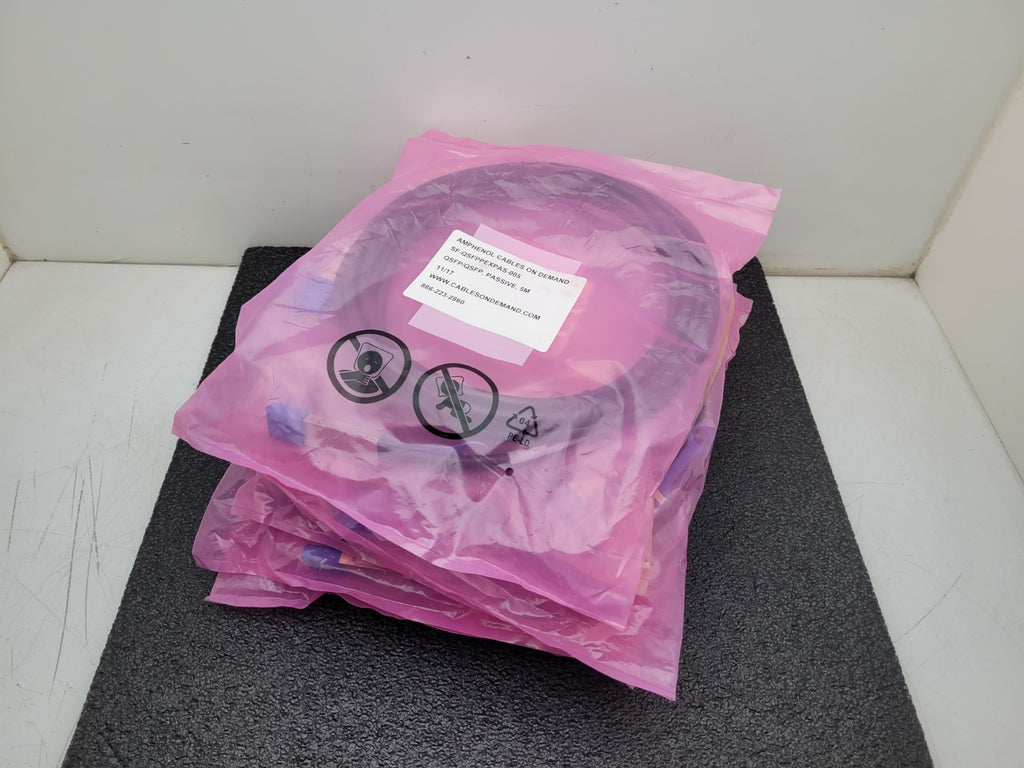 Lot of 8x AMPHENOL CABLES ON DEMAND SF-QSFPPEXPAS-005 PASSIVE 5M QSFP to QSFP