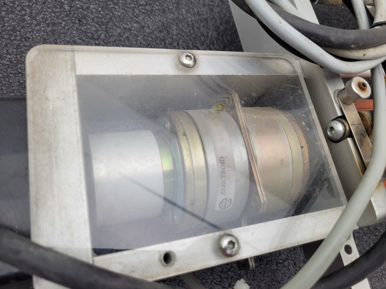 LEESON 985-627H 90VDC 0.8A Permanent Magnet 60:1 GearMotor w/ Clutch 30RPM