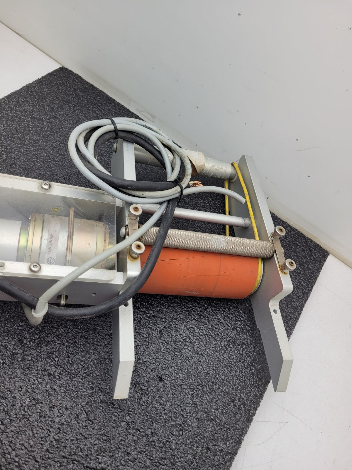 LEESON 985-627H 90VDC 0.8A Permanent Magnet 60:1 GearMotor w/ Clutch 30RPM