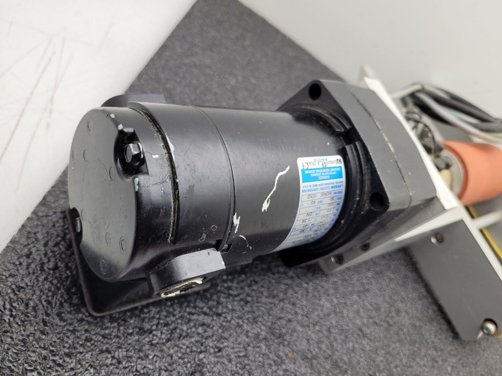 LEESON 985-627H 90VDC 0.8A Permanent Magnet 60:1 GearMotor w/ Clutch 30RPM